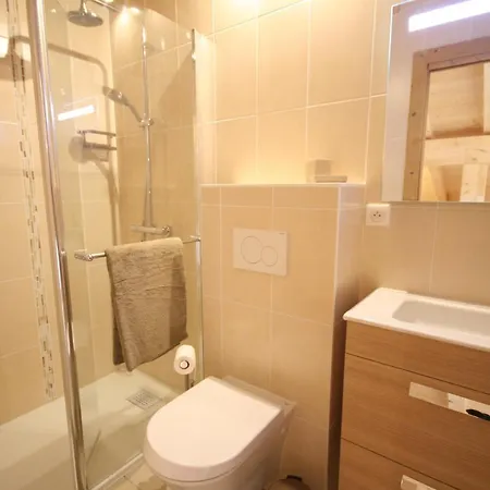 Timbers - Light And Modern - Sleeps 6 - Chalet