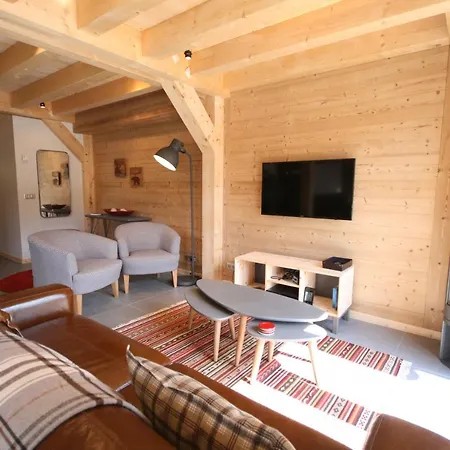 Chalet Timbers - Light And Modern - Sleeps 6 -